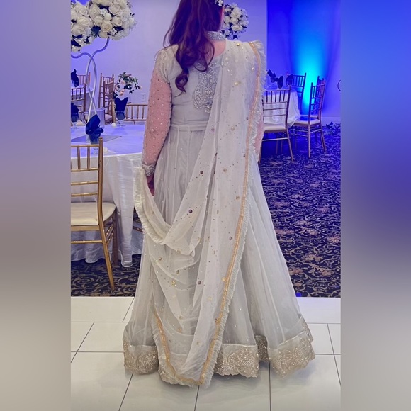 Rizwan Ahmed Designer stunning Pakistani formal wedding wear lehngha - medium - Picture 3 of 4